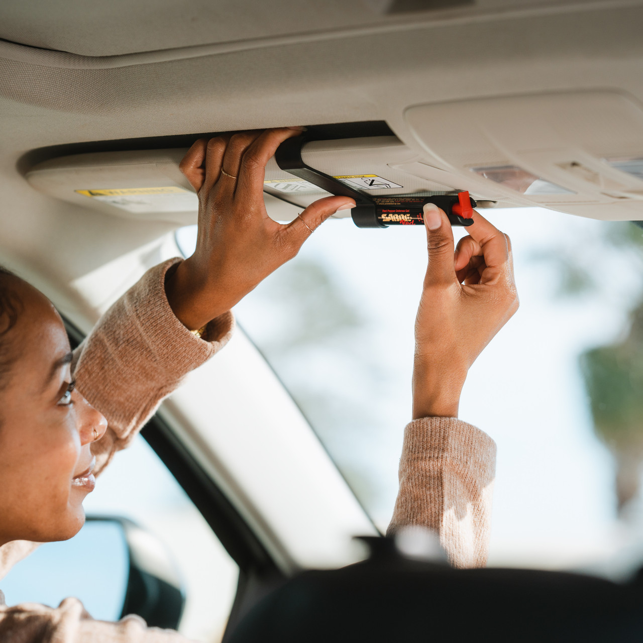 Pepper Gel With Car Visor Attachment Clip - Image 3