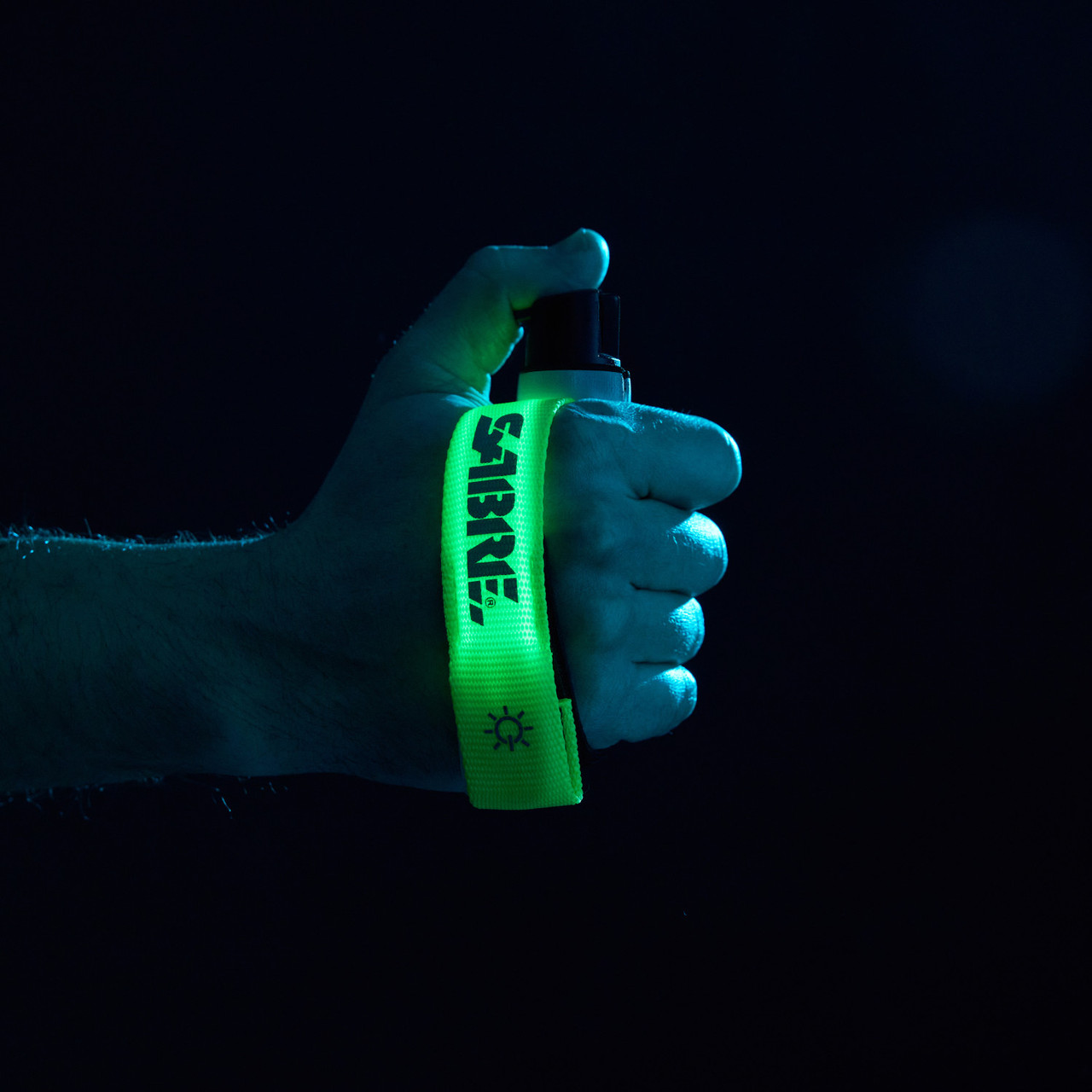 Runner Pepper Gel with LED Adjustable Reflective Hand Strap - Image 6